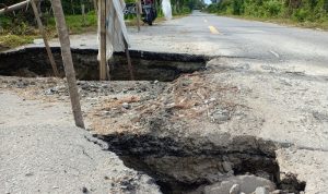PPK Ruas Tompe – Tonggolobibi Enggan Komentar, Soal Kerusakan Jalan di Pantai Barat, Ada Apa?