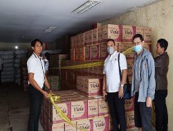 Minyak Goreng Ditimbun 53 Ton di Palu Akhirnya Disegel Polisi