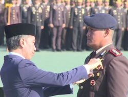 Presiden RI Anugerahi Dansatbrimob Polda Sulteng Bintang Bhayangkara Nararya