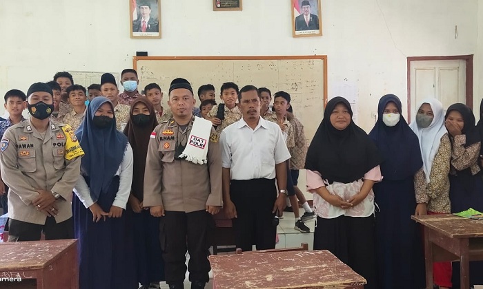 Dai Polri telah melakukan pembinaan di SMP 4 desa Tobe Kecamatan Poso Pesisir Utara Kabupaten Poso, Sulawesi Tengah.