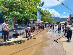 Polres Tolitoli Bergerak Cepat Bersihkan Lokasi Dampak Banjir