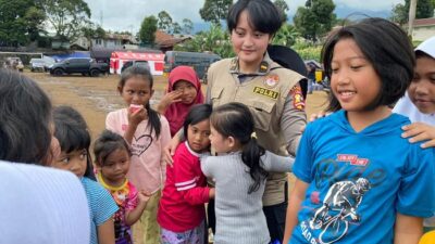 Upaya Polri Kembalikan Senyum Anak – anak dan Ibu – ibu Korban Gempa Cianjur