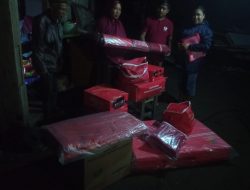 Respon Musibah Pohon Tumbang Dinsos Selayar Salurkan Bantuan Tengah Malam