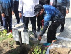 Kajati Sulteng Peringati Hari Pohon Internasional, Sekaligus Ngobrol Bareng Wartawan