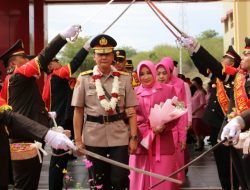 Brigjen Pol Hery Santoso Dilepas Melalui Upacara Tradisi Pedang Pora Menyisakan Haru
