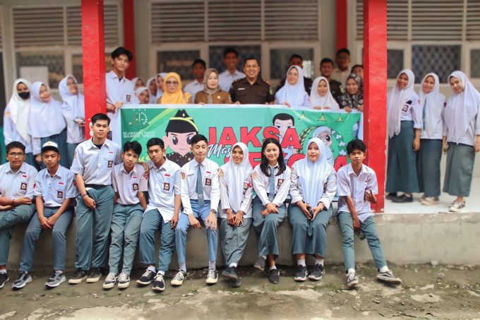 jaksa masuk sekolah