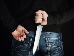 Pelaku Narkoba Melawan, Satu Personel Polisi Mengalami Luka Tusukan