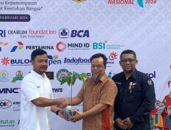 PWI Sulteng Serahkan Pohon ke Pengelola Ancol