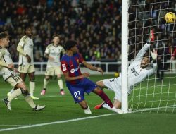 Barcelona Imbang 3-3 Lawan Granada