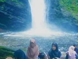 Destinasi Wisata Air Terjun Ogomegang Viral di Media Sosial