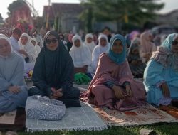 Pemkab dan Ummat Muslim Pasangkayu Gelar Sholat Idul Adha di Lapangan Merdeka