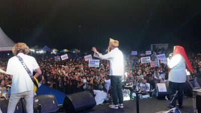 Dokter Reny : Warga Parimo Cukup Pakai KTP Bisa Berobat, Deklarasi Anwar – Reny di Parigi Dihadiri 50 Ribu Massa Pendukung