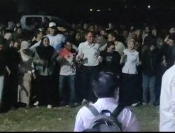 Anwar – Reny Ikuti Tarian Dero Bersama Ribuan Warga Salakan