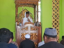 Anwar Hafid Didaulat Jadi Khatib Shalat Jumat di Masjid Nurul Yakin Desa Tobing