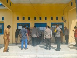 Warga Segel Kantor Desa Sialopa, Kapolsek Moutong Turun Tangan Cari Solusi