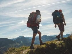Hobi Hiking! Ini Sederet Dampaknya bagi Kesehatan Tubuh