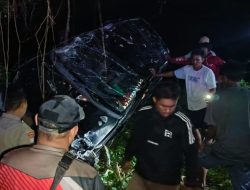 Pasangan Suami Istri di Batui Alami Luka Berat Akibat Tabrakan dengan Mobil Diduga Mabuk Miras