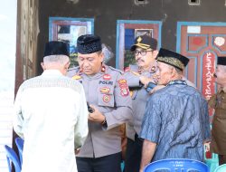Tunjukkan Rasa Belasungkawa Wakapolres Parimo Kompol Romy Gafur Melayat ke Rumah Duka Kades Pangi  