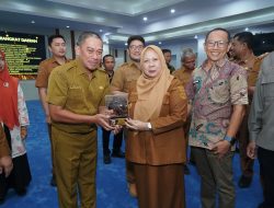 Pemprov Sulteng Anugerahkan Keterbukaan Informasi Publik 2025, Wagub Tekankan Transparansi sebagai Fondasi Pelayanan