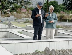 Usai Halal Bihalal di Palu, Gubernur Anwar Hafid Ziarah ke Makam Orang Tua
