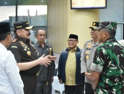 Wakapolda Sulteng Sambut Kedatangan Kepala Jaksa Agung RI di Palu
