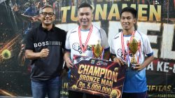Wakili Kapolda Sulteng, Dirreskrimsus Tutup Turnamen Padel Hari Bhayangkara Ke 80 dan Serahkan Piala Juara