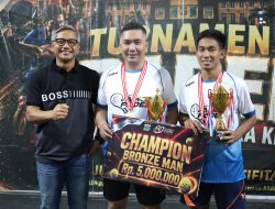 Wakili Kapolda Sulteng, Dirreskrimsus Tutup Turnamen Padel Hari Bhayangkara Ke 80 dan Serahkan Piala Juara