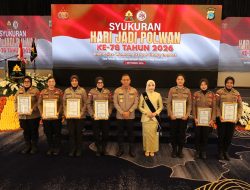 Kapolda Sulteng Pimpin HUT ke-78 Polwan, Tujuh Personel Berprestasi Dapat Piagam Penghargaan